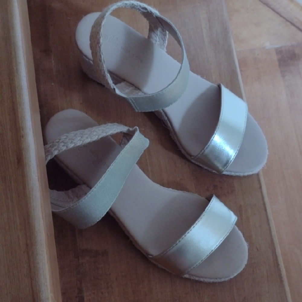 Elegant Gold Women's Sandals